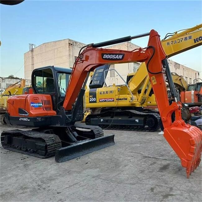 Dx60 Doosan Mini Digger 6 тонны Использованный малый экскаватор ОРИГИНАЛЬНАЯ ГИДРАУЛИЧЕСКАЯ СИСТЕМА