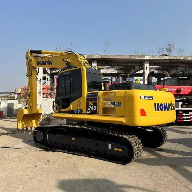 PC240-8 Эксплуатационные экскаваторы Komatsu 24 тонны экскаватор типа Crawler