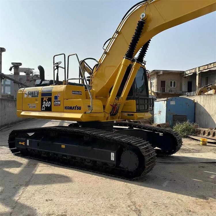 PC240-8 Эксплуатационные экскаваторы Komatsu 24 тонны экскаватор типа Crawler