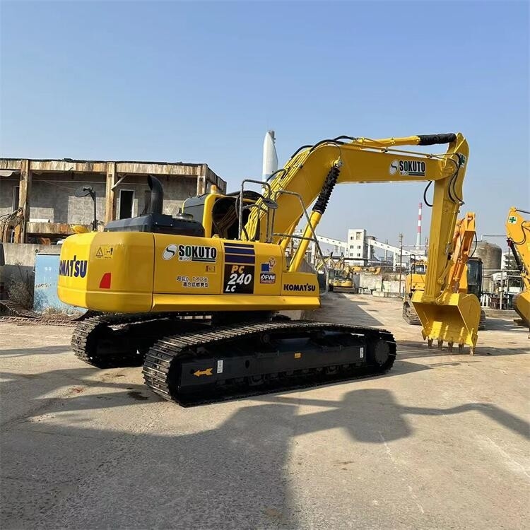 PC240-8 Эксплуатационные экскаваторы Komatsu 24 тонны экскаватор типа Crawler