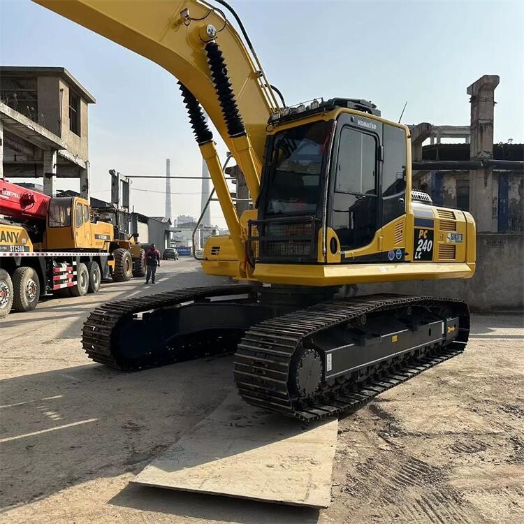 PC240-8 Эксплуатационные экскаваторы Komatsu 24 тонны экскаватор типа Crawler