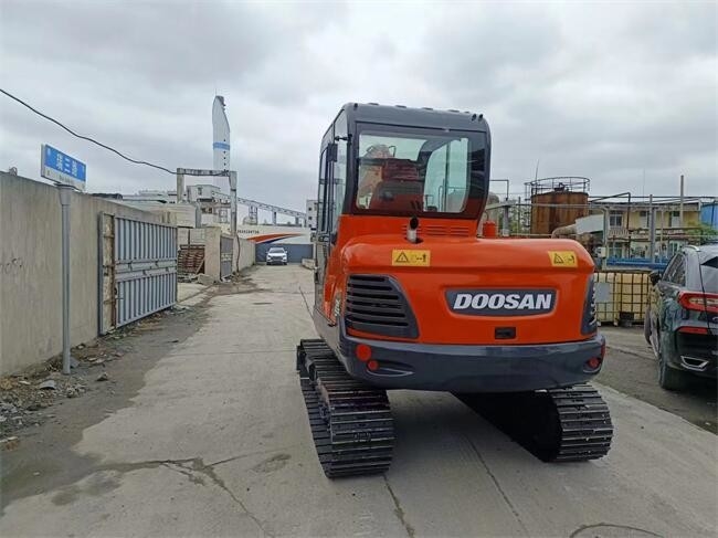 Подержанный экскаватор Doosan Dx55 Doosan 5 тонн экскаватор 36,2 кВт