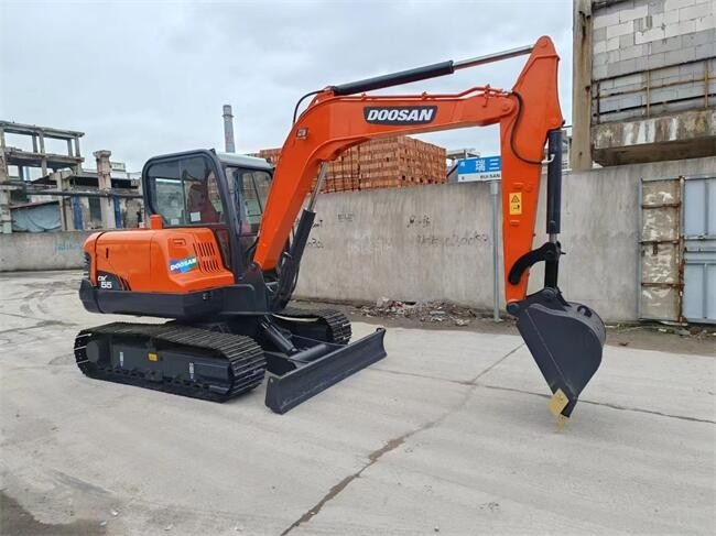 Подержанный экскаватор Doosan Dx55 Doosan 5 тонн экскаватор 36,2 кВт