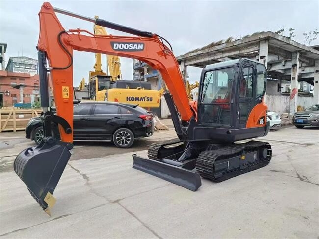 Подержанный экскаватор Doosan Dx55 Doosan 5 тонн экскаватор 36,2 кВт