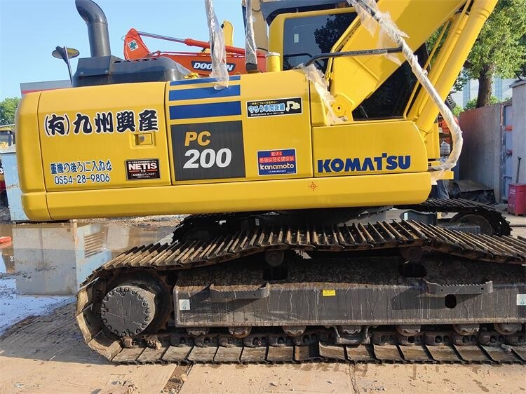 20-тонный экскубатор Komatsu Komatsu PC 200 8 с оригинальными деталями