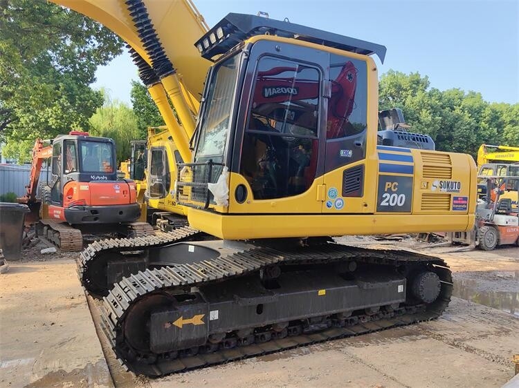 20-тонный экскубатор Komatsu Komatsu PC 200 8 с оригинальными деталями