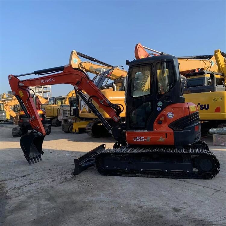 U55-4 Подержанные экскаваторы Kubota Kubota 5 тонны Капёр с цепочкой ползучей