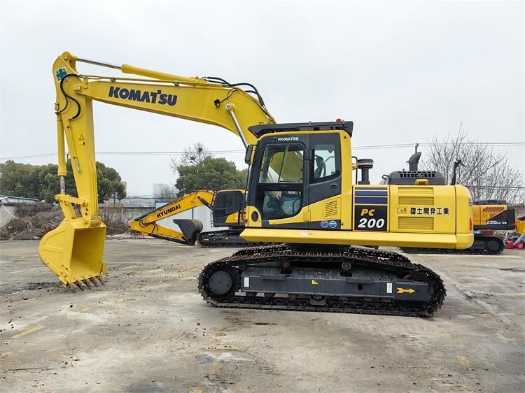 Robust Design Used 20 Ton Excavators Komatsu PC200-8 Excavator With Cummins Engine