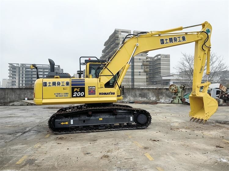 Robust Design Used 20 Ton Excavators Komatsu PC200-8 Excavator With Cummins Engine