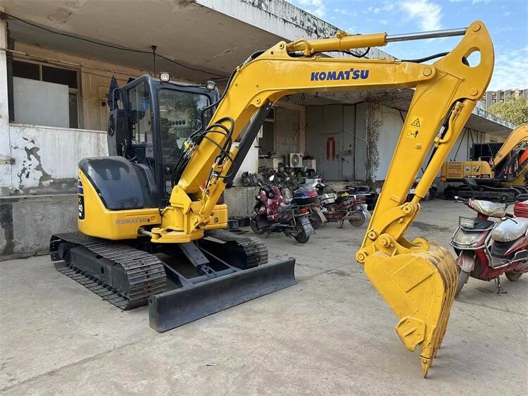 Χρησιμοποιούμενος εξορυκτής Komatsu PC40MR εξορυκτής 4 τόνων 28.5KW Υψηλής απόδοσης