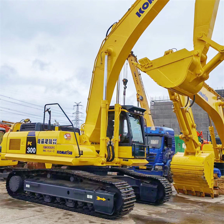 2nd Hand Komatsu PC300-8 Excavator Komatsu 30 Ton Excavator  Fuel Efficiency