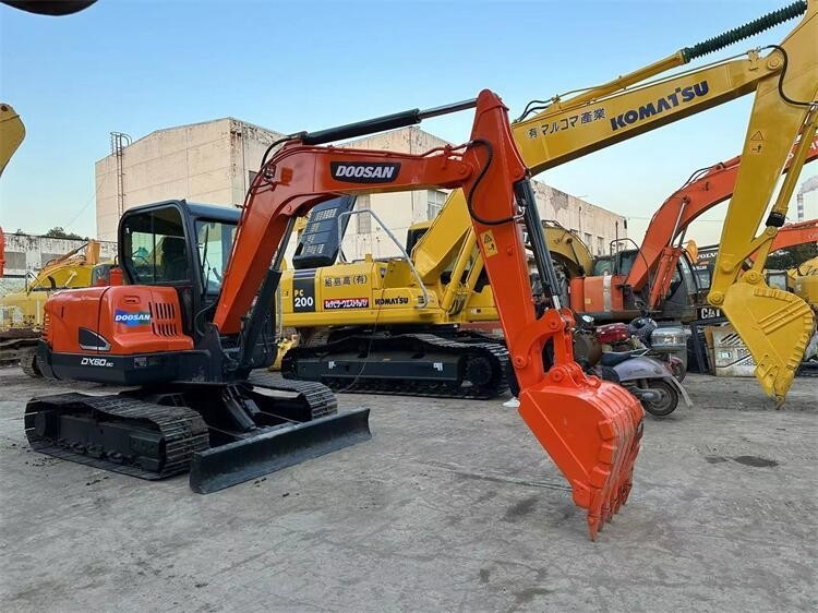 Dx60 Doosan Mini Digger 6 тонны Использованный малый экскаватор ОРИГИНАЛЬНАЯ ГИДРАУЛИЧЕСКАЯ СИСТЕМА