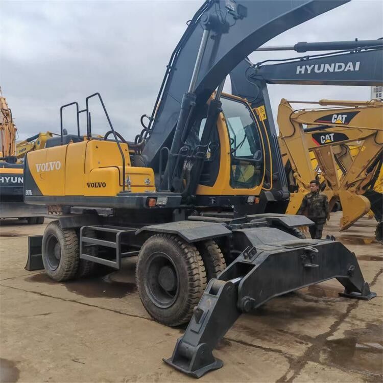 Вторая рука Volvo колеса EC170 экскаватор использованный Volvo экскаватор 17Тон меньше рабочих часов