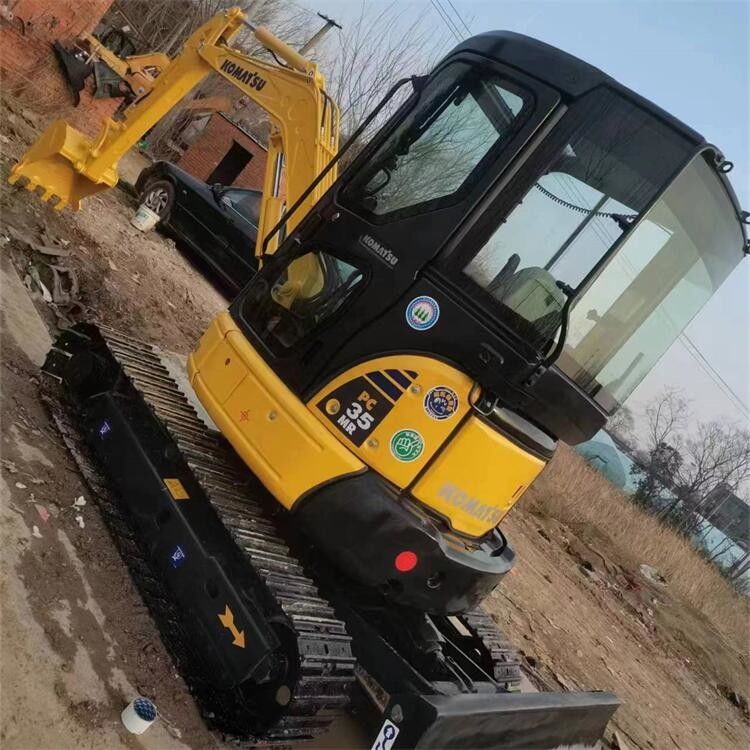 2022 Komatsu 3 Ton Excavator Soundproof Cab and Ergonomic Controls for Comfortable Operation