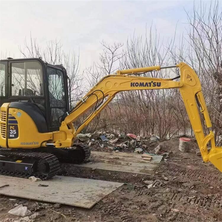 2022 Komatsu 3 Ton Excavator Soundproof Cab and Ergonomic Controls for Comfortable Operation
