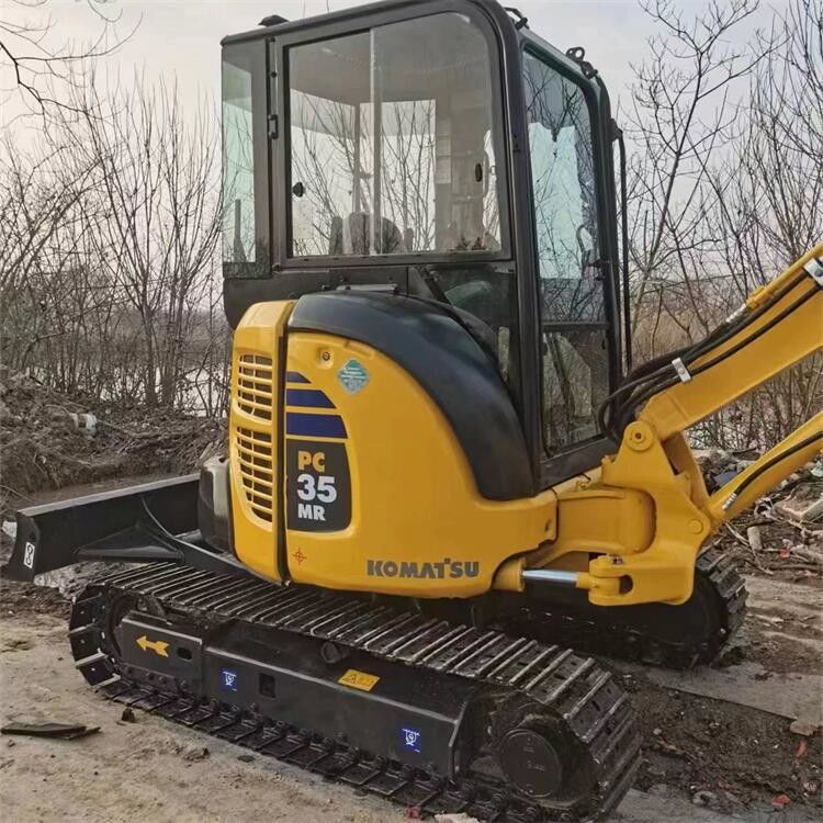 2022 Komatsu 3 Ton Excavator Soundproof Cab and Ergonomic Controls for Comfortable Operation