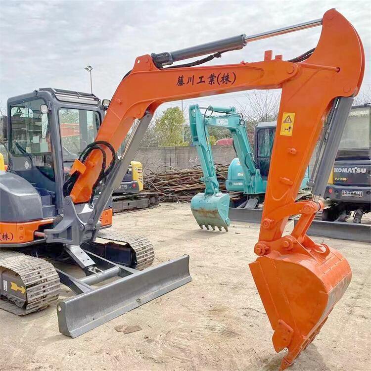 Used Hitachi ZX50 Mini Excavator with 5 Ton Operating Weight 2021 Year Model and 2001-4000 Working Hours