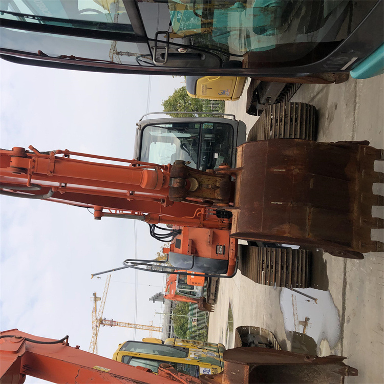 Used Hitachi ZX135 Excavator with 13TON Operating Weight 0.5 Bucket Capacity and 13000 KG Machine Weight