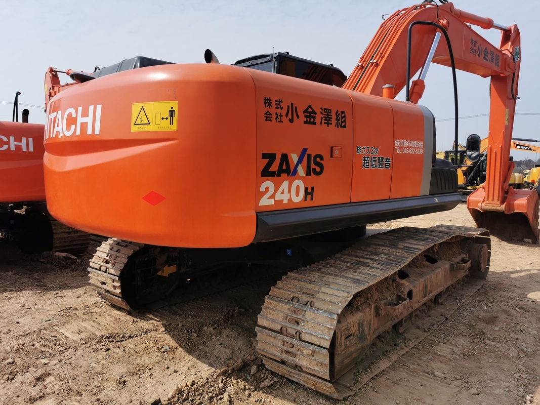 Used Hitachi ZX240H Crawler Excavator with 1.2m³ Bucket Capacity 132KW Power and 0-2000 Working Hours